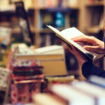 2024年の紙の出版市場は前年比5.2%減の1兆56億円