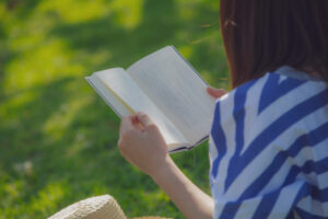 大学生の１か月平均書籍代、1000円を割る 読書時間0分も51.5％